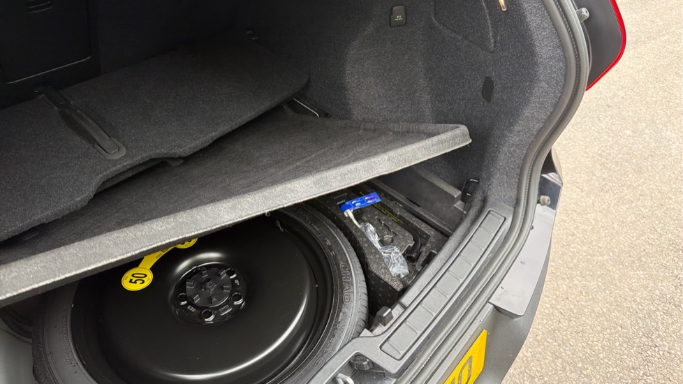 Volvo XC40 2.0 B3P Ultra Black Edition 5dr Auto Petrol Estate - Image 59