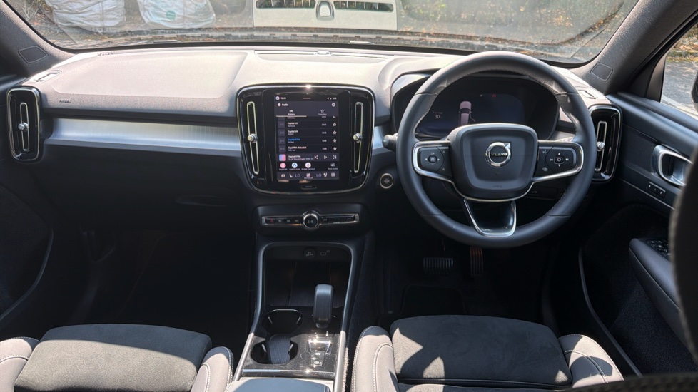 Volvo XC40 2.0 B3P Plus Dark 5dr Auto Petrol Estate - Image 5