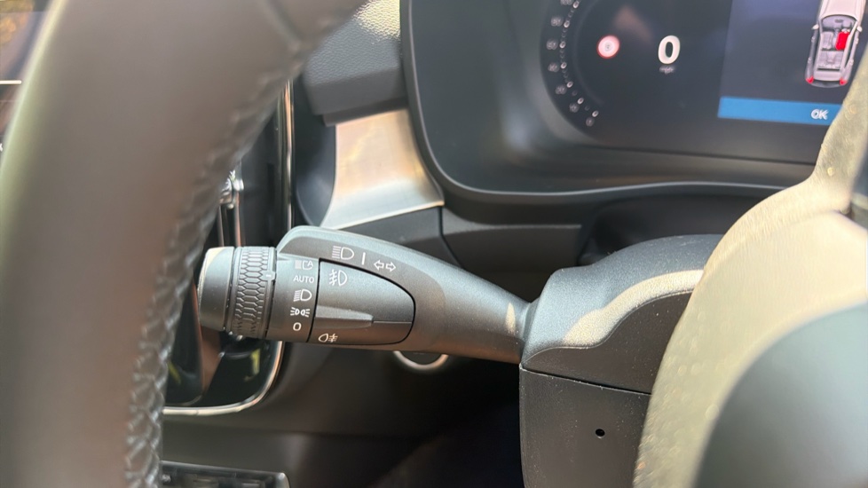 Volvo XC40 2.0 B3P Plus Dark 5dr Auto Petrol Estate - Image 22