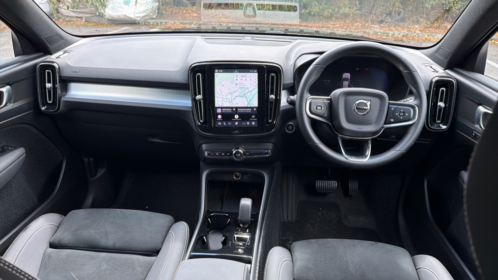 Volvo XC40 2.0 B3P Plus Dark 5dr Auto Petrol Estate - Image 5