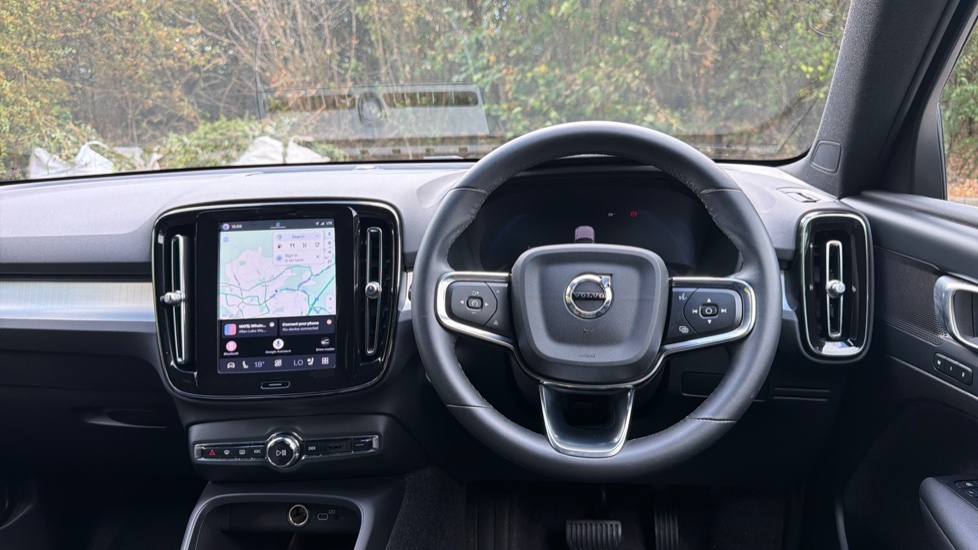 Volvo XC40 2.0 B3P Plus Dark 5dr Auto Petrol Estate - Image 10