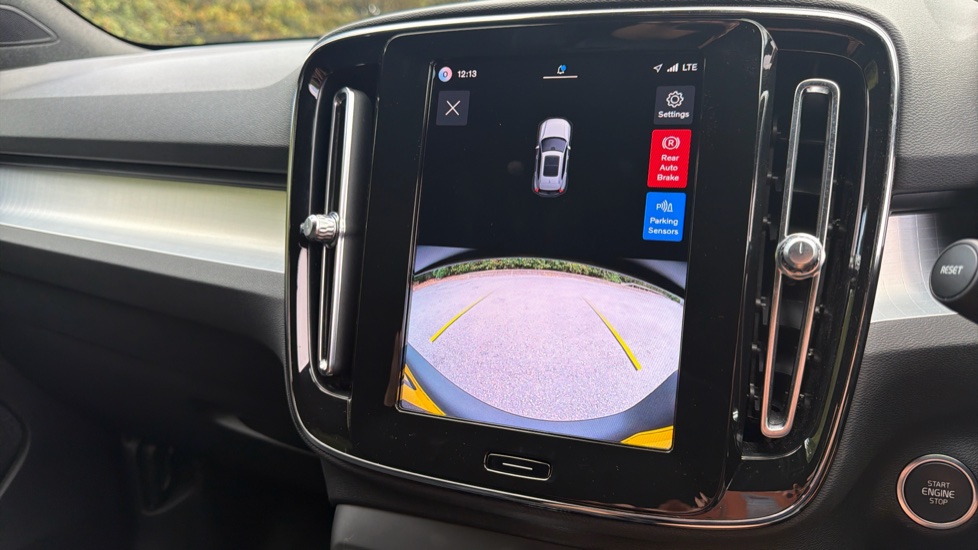 Volvo XC40 2.0 B3P Plus Dark 5dr Auto Petrol Estate - Image 39