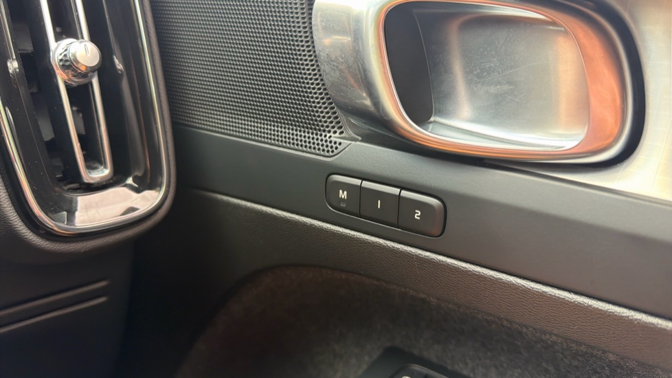Volvo XC40 2.0 B3P Plus Dark 5dr Auto Petrol Estate - Image 56