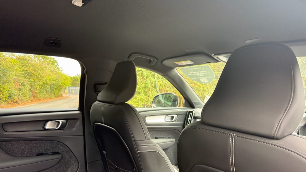 Volvo XC40 2.0 B3P Plus Dark 5dr Auto Petrol Estate - Image 62