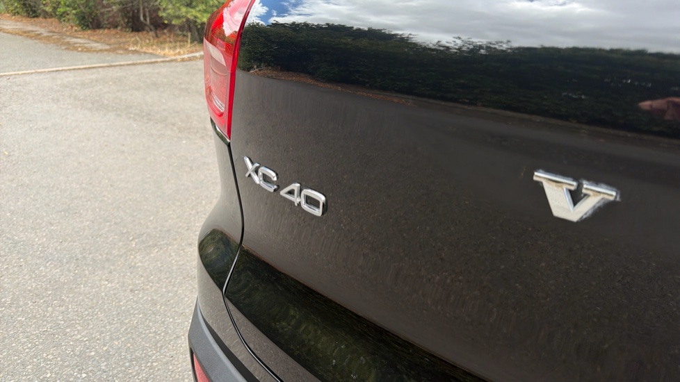 Volvo XC40 2.0 B3P Plus Dark 5dr Auto Petrol Estate - Image 64