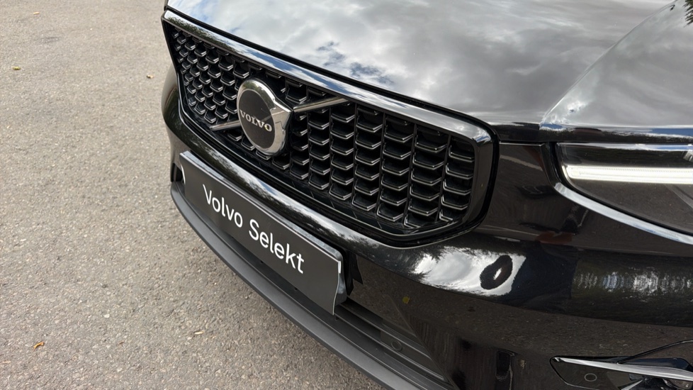 Volvo XC40 2.0 B3P Plus Dark 5dr Auto Petrol Estate - Image 69