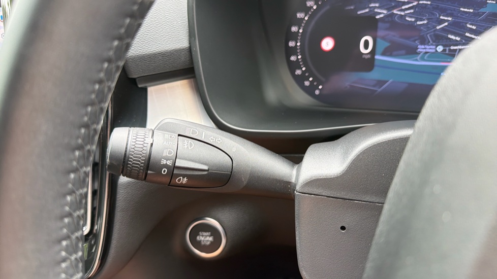 Volvo XC40 2.0 B4P Plus Dark 5dr Auto Petrol Estate - Image 19