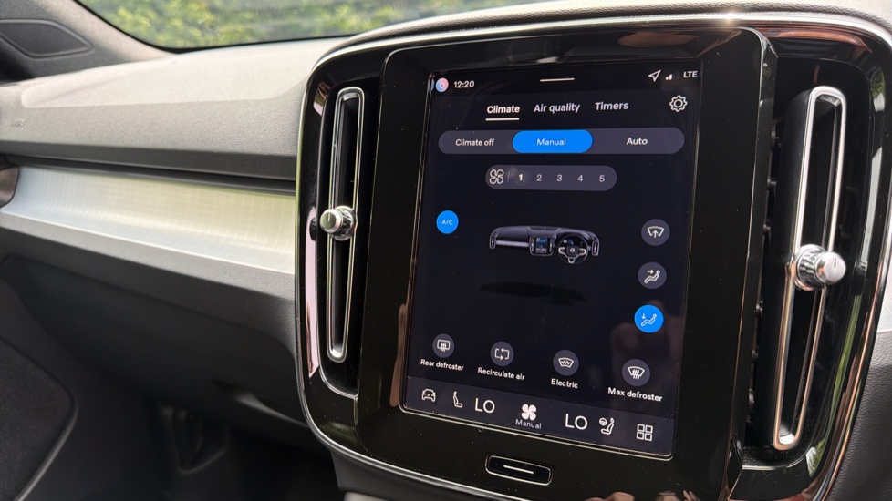Volvo XC40 2.0 B4P Plus Dark 5dr Auto Petrol Estate - Image 36