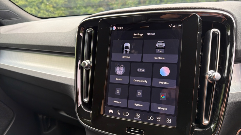 Volvo XC40 2.0 B4P Plus Dark 5dr Auto Petrol Estate - Image 39