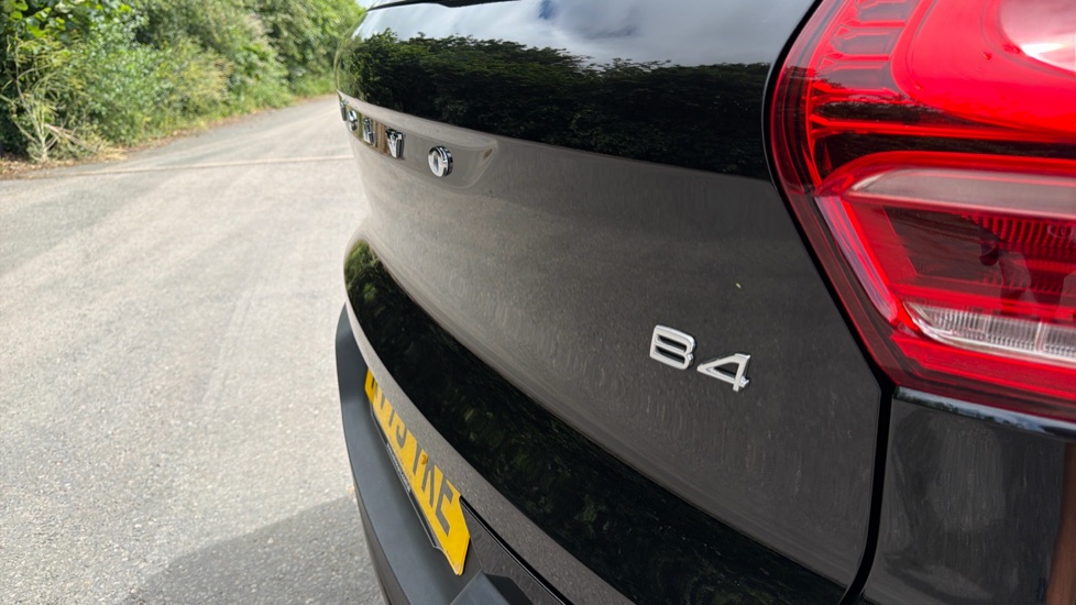Volvo XC40 2.0 B4P Plus Dark 5dr Auto Petrol Estate - Image 52