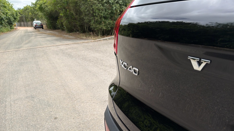 Volvo XC40 2.0 B4P Plus Dark 5dr Auto Petrol Estate - Image 54