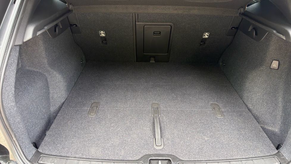 Volvo XC40 2.0 B4P Plus Dark 5dr Auto Petrol Estate - Image 55