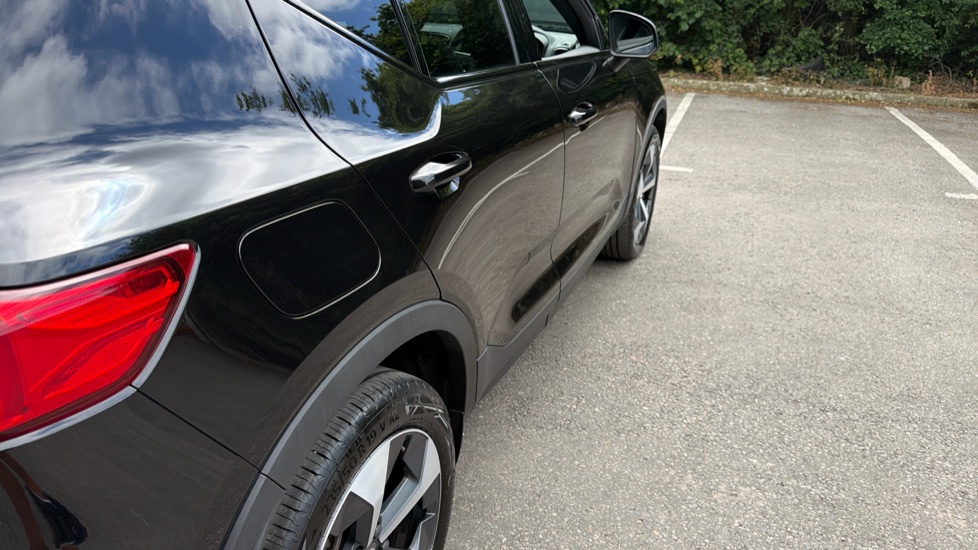 Volvo XC40 2.0 B4P Plus Dark 5dr Auto Petrol Estate - Image 58