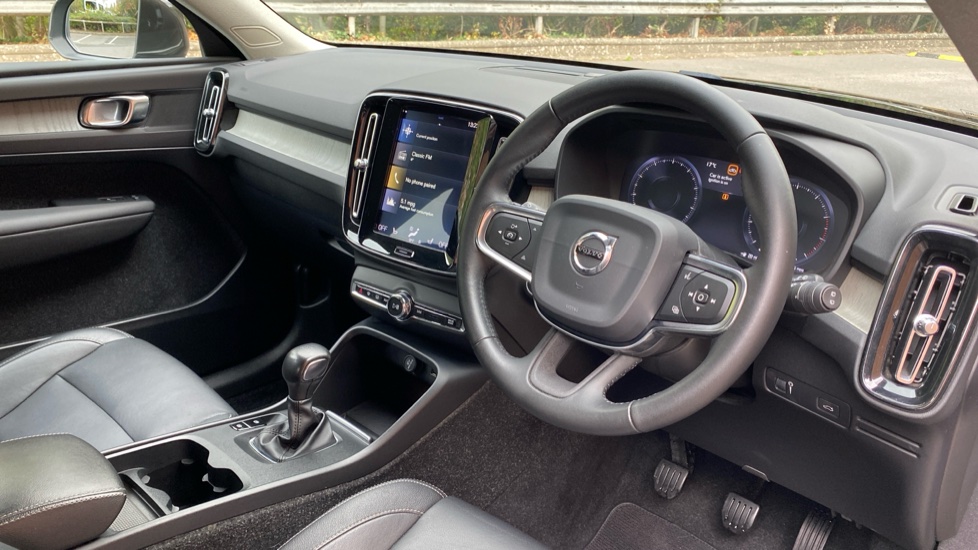 Volvo XC40 1.5 T3 Inscription 5dr Petrol Estate - Image 4
