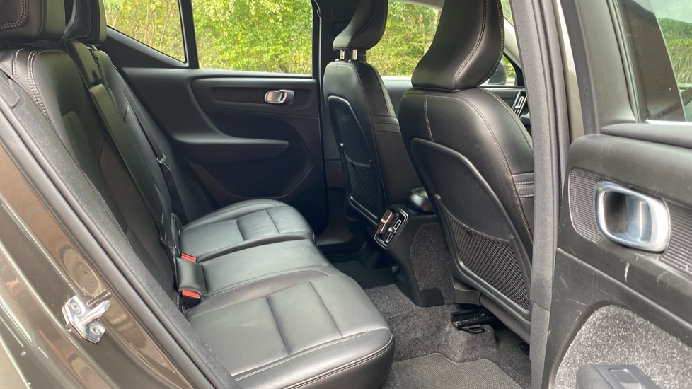 Volvo XC40 1.5 T3 Inscription 5dr Petrol Estate - Image 6