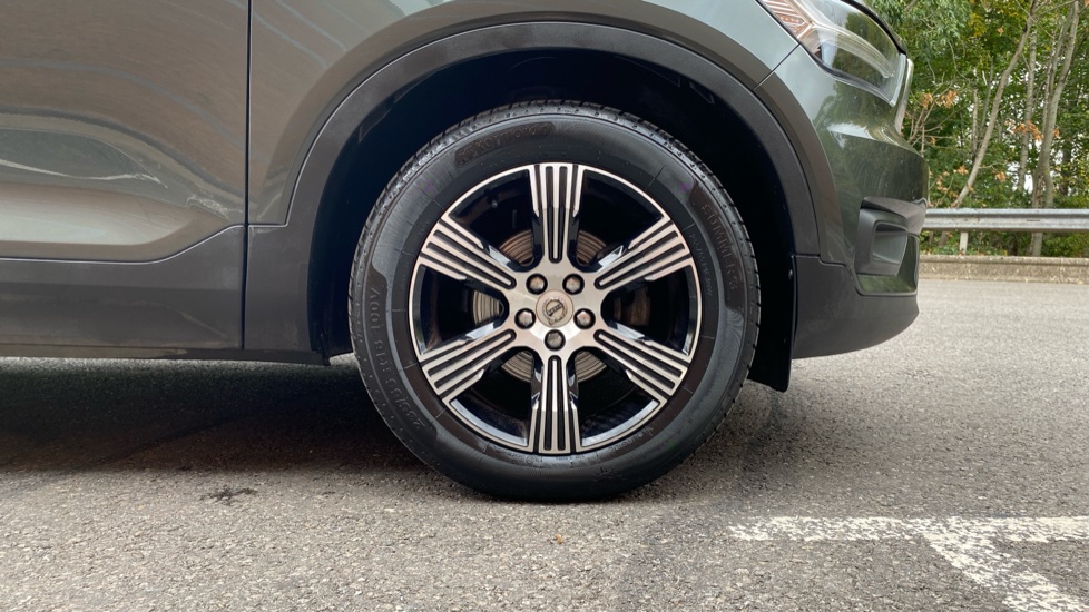 Volvo XC40 1.5 T3 Inscription 5dr Petrol Estate - Image 9