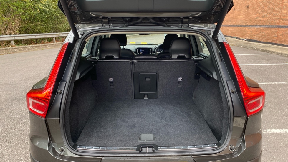 Volvo XC40 1.5 T3 Inscription 5dr Petrol Estate - Image 13