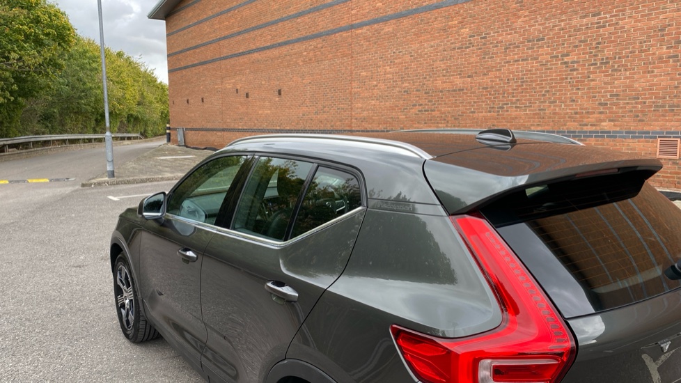 Volvo XC40 1.5 T3 Inscription 5dr Petrol Estate - Image 16