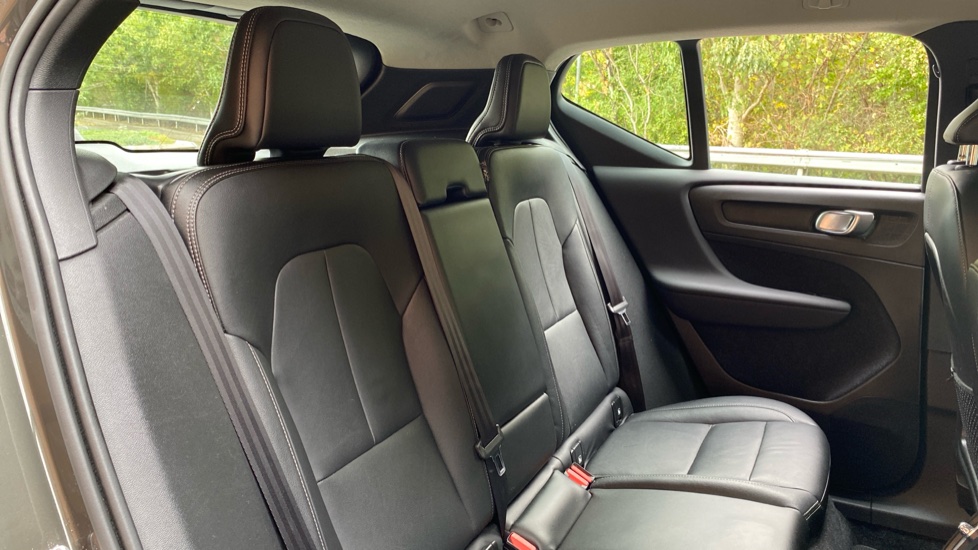 Volvo XC40 1.5 T3 Inscription 5dr Petrol Estate - Image 19