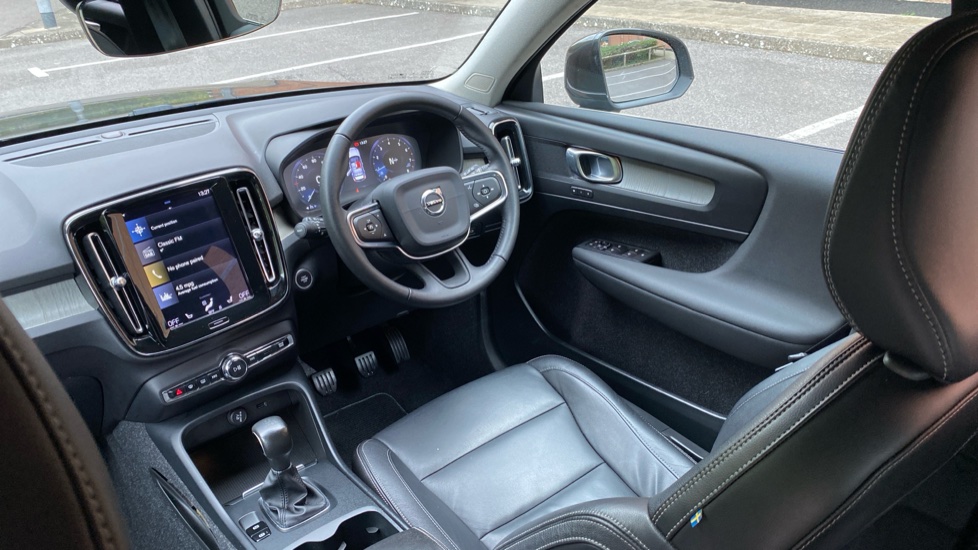 Volvo XC40 1.5 T3 Inscription 5dr Petrol Estate - Image 24