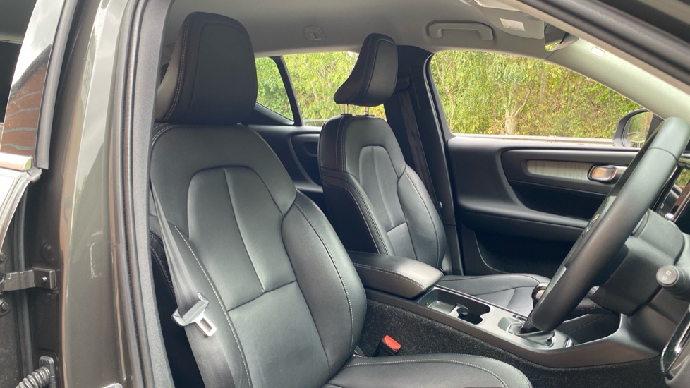 Volvo XC40 1.5 T3 Inscription 5dr Petrol Estate - Image 29