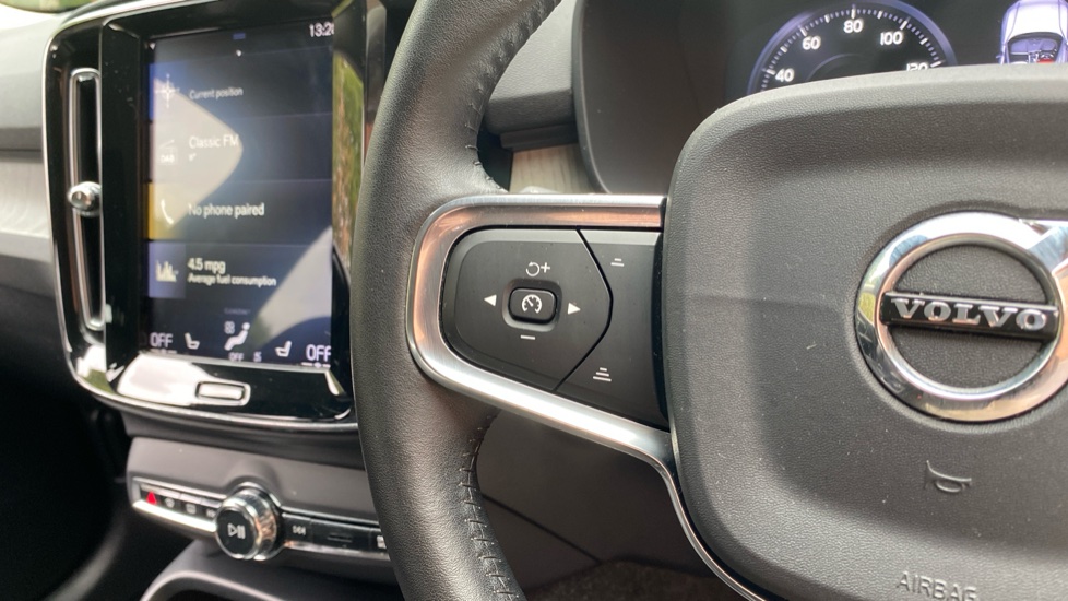 Volvo XC40 1.5 T3 Inscription 5dr Petrol Estate - Image 30