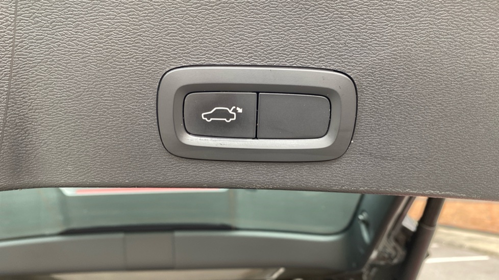 Volvo XC40 1.5 T3 Inscription 5dr Petrol Estate - Image 44