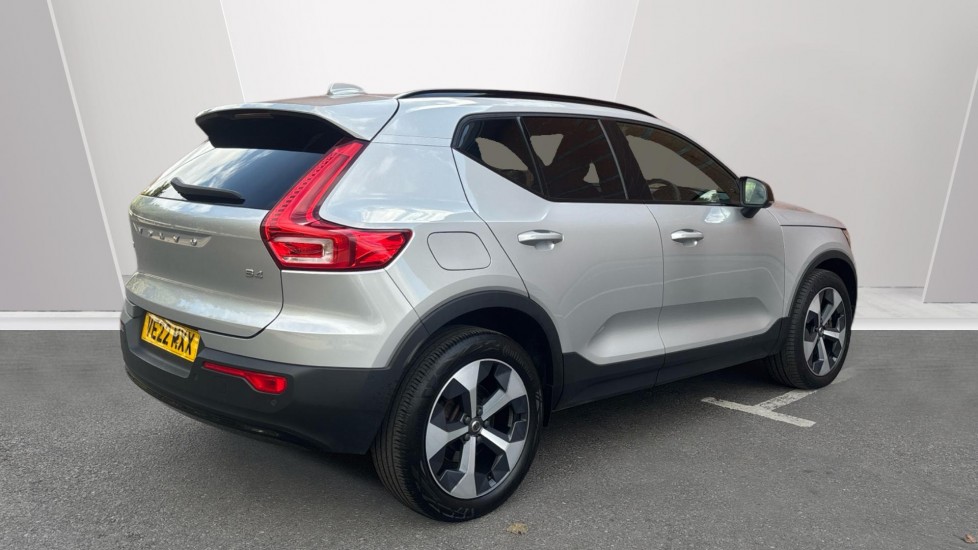 Volvo XC40 2.0 B4P Ultimate Dark 5dr Auto Petrol Estate - Image 2