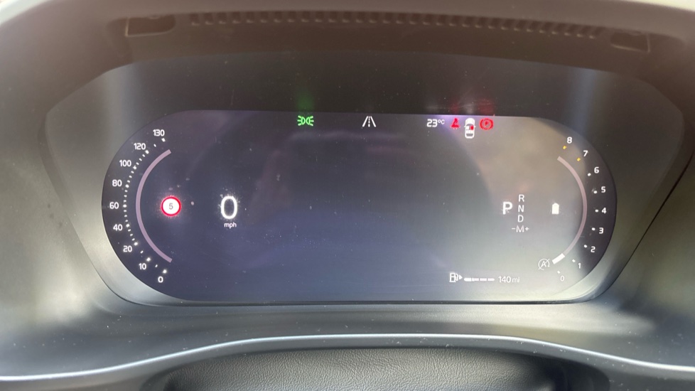 Volvo XC40 2.0 B4P Ultimate Dark 5dr Auto Petrol Estate - Image 11