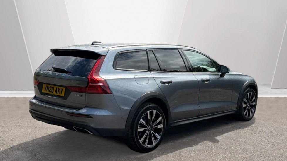 Volvo V60 2.0 D4 [190] Cross Country Plus 5dr AWD Auto Diesel Estate - Image 2