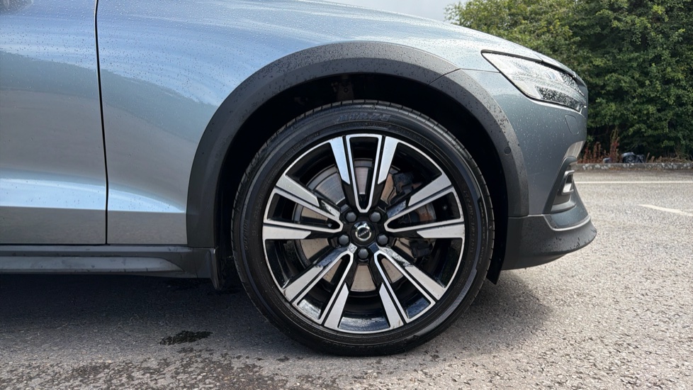 Volvo V60 2.0 D4 [190] Cross Country Plus 5dr AWD Auto Diesel Estate - Image 9