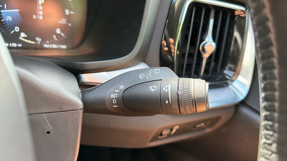 Volvo V60 2.0 D4 [190] Cross Country Plus 5dr AWD Auto Diesel Estate - Image 23