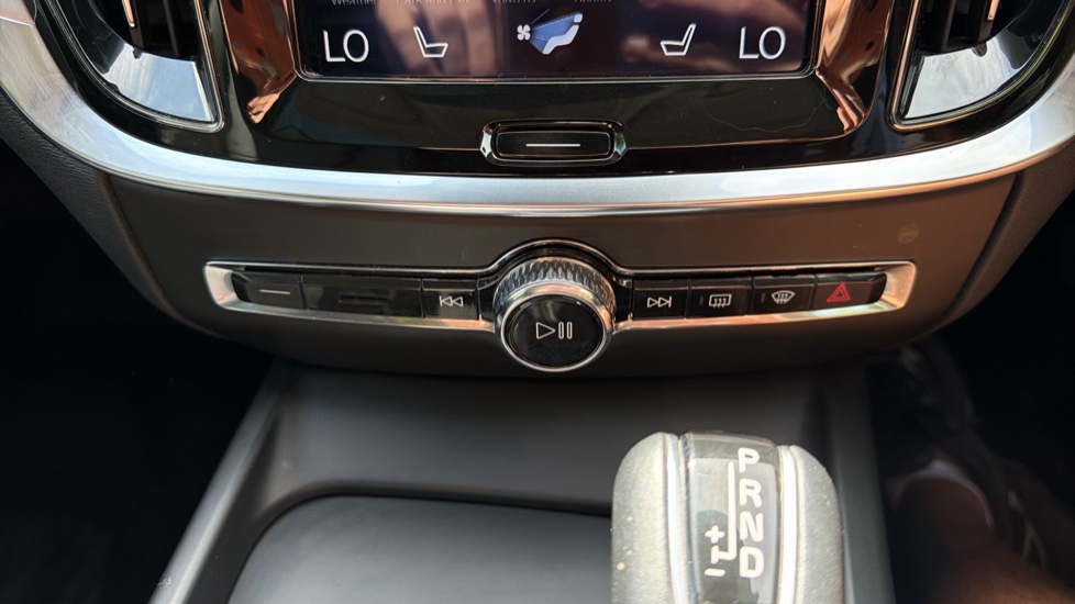 Volvo V60 2.0 D4 [190] Cross Country Plus 5dr AWD Auto Diesel Estate - Image 40