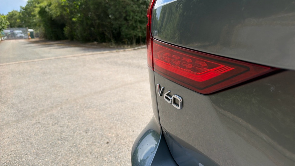 Volvo V60 2.0 D4 [190] Cross Country Plus 5dr AWD Auto Diesel Estate - Image 51