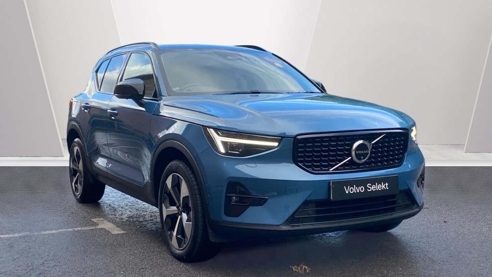 2023 Volvo XC40