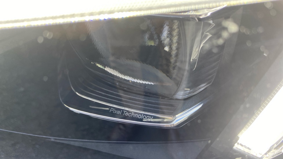 Volvo XC40 2.0 B3P Ultimate Dark 5dr Auto Petrol Estate - Image 21