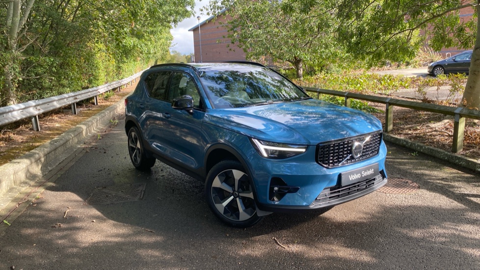 Volvo XC40 2.0 B3P Ultimate Dark 5dr Auto Petrol Estate - Image 53