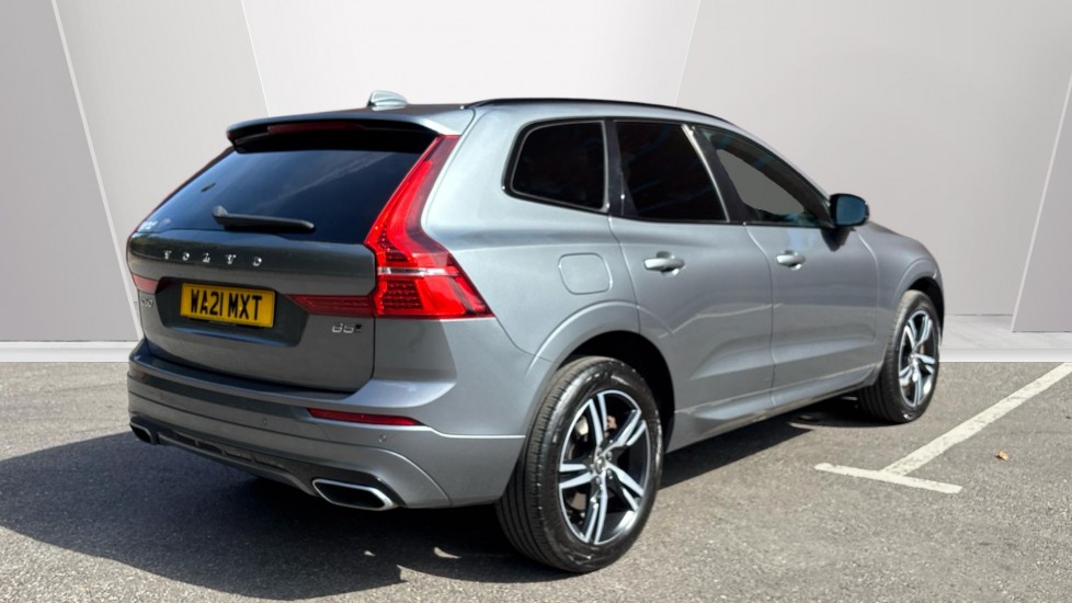 Volvo XC60 2.0 B5P [250] R DESIGN 5dr AWD Geartronic Petrol Estate - Image 2