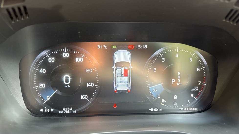 Volvo XC60 2.0 B5P [250] R DESIGN 5dr AWD Geartronic Petrol Estate - Image 11