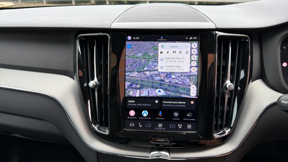 Volvo XC60 2.0 T6 [350] RC PHEV Plus Dark 5dr AWD Geartronic Estate - Image 12