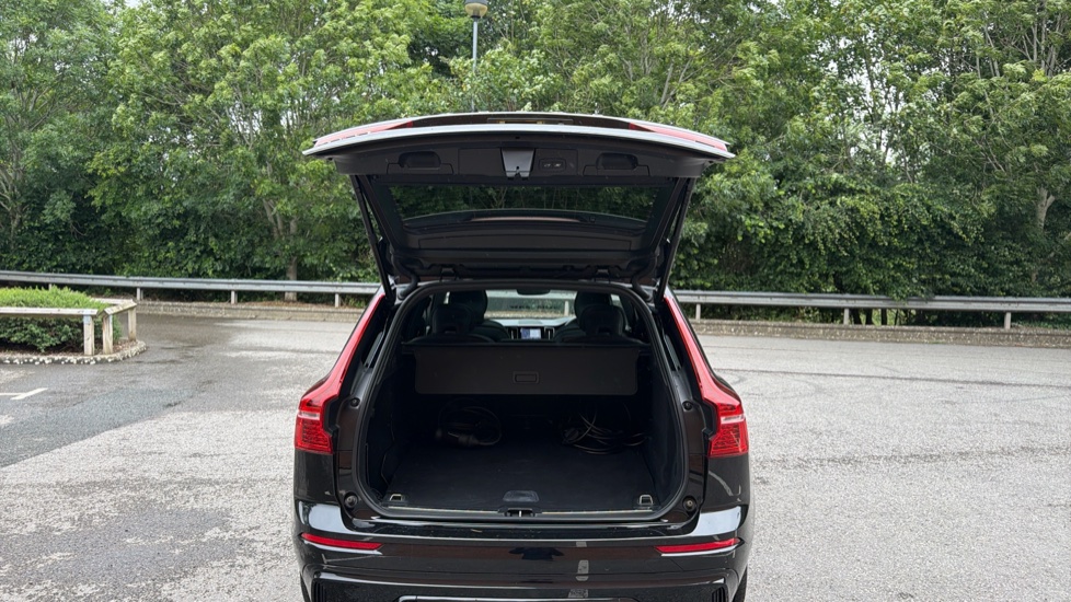 Volvo XC60 2.0 T6 [350] RC PHEV Plus Dark 5dr AWD Geartronic Estate - Image 13