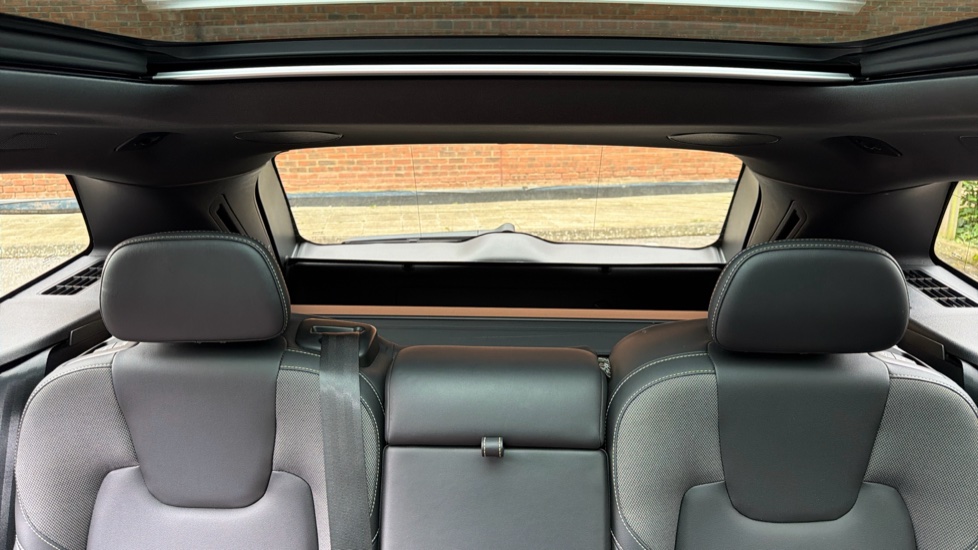 Volvo XC60 2.0 T6 [350] RC PHEV Plus Dark 5dr AWD Geartronic Estate - Image 53