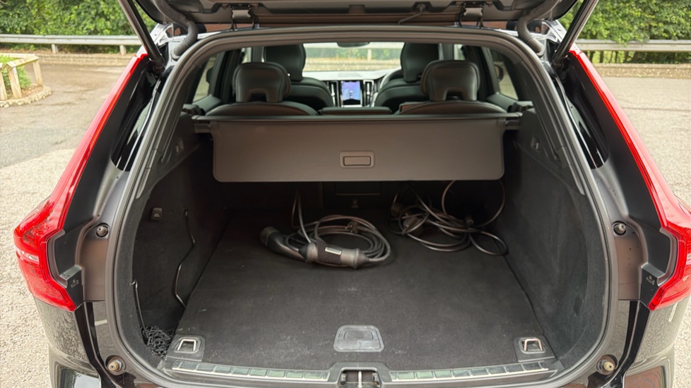Volvo XC60 2.0 T6 [350] RC PHEV Plus Dark 5dr AWD Geartronic Estate - Image 62