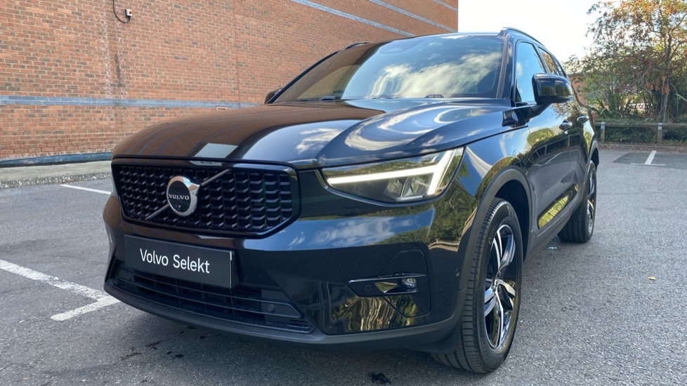 Volvo XC40 2.0 B3P Plus Dark 5dr Auto Petrol Estate - Image 20
