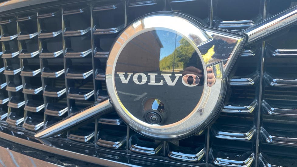 Volvo XC40 2.0 B3P Plus Dark 5dr Auto Petrol Estate - Image 21