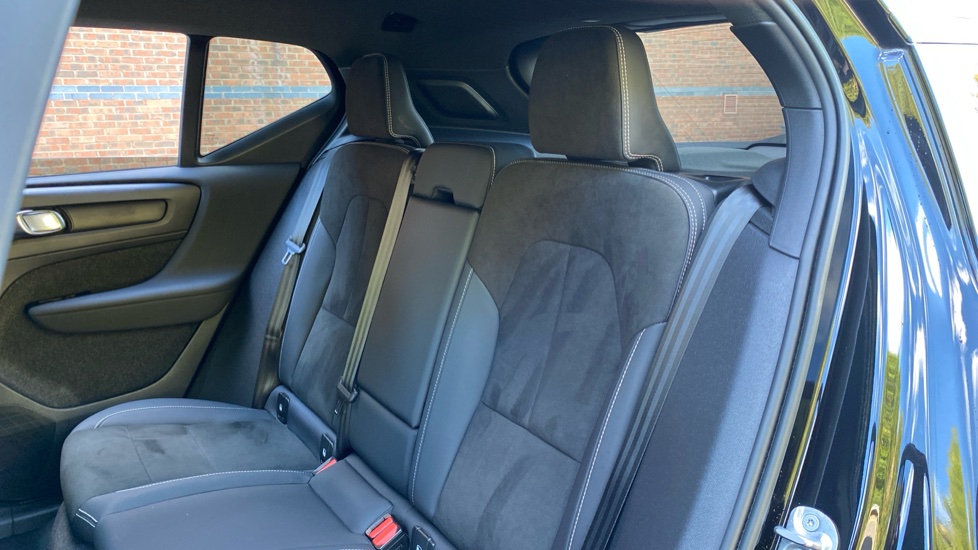 Volvo XC40 2.0 B3P Plus Dark 5dr Auto Petrol Estate - Image 23