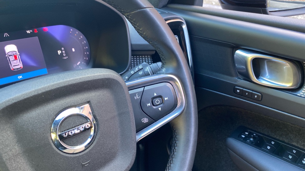 Volvo XC40 2.0 B3P Plus Dark 5dr Auto Petrol Estate - Image 35