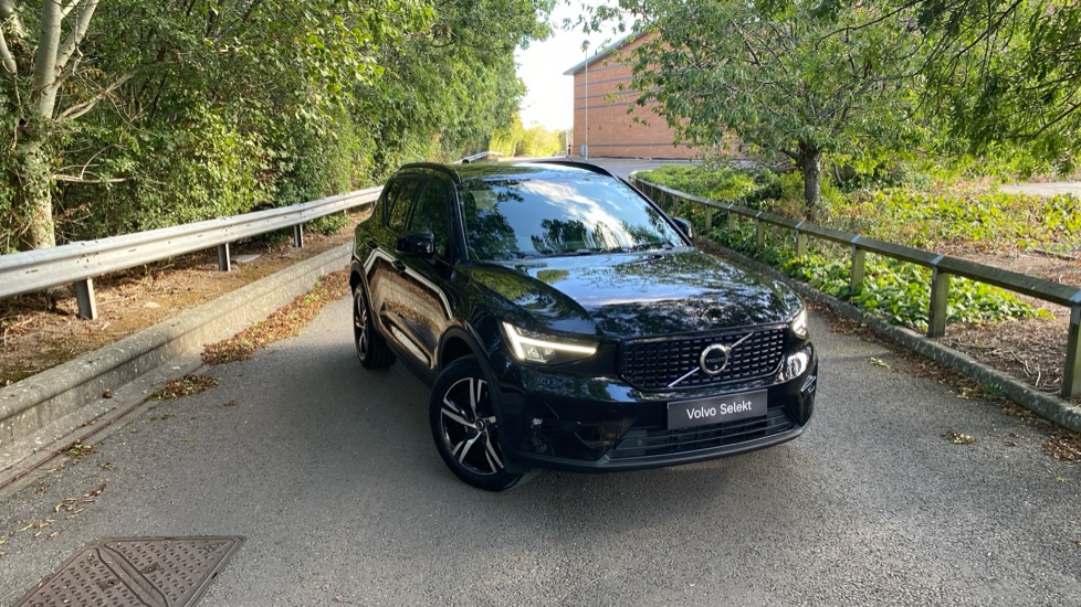 Volvo XC40 2.0 B3P Plus Dark 5dr Auto Petrol Estate - Image 47