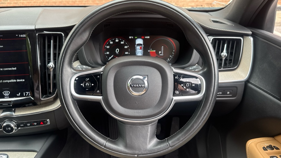 Volvo XC60 2.0 T8 390 Hybrid Inscription Pro 5dr AWD G tronic Estate - Image 10