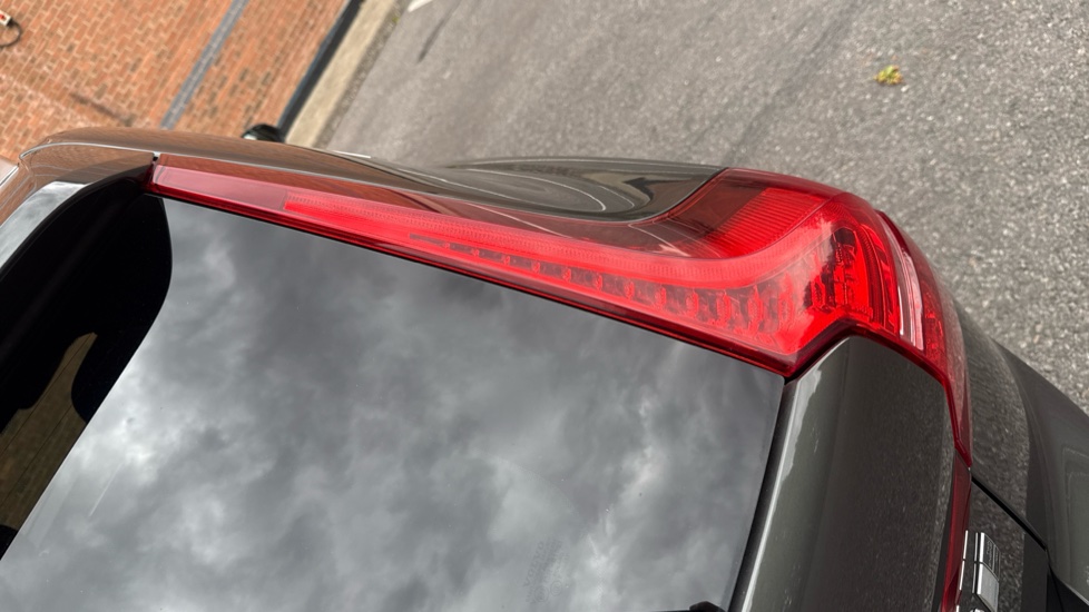 Volvo XC60 2.0 T8 390 Hybrid Inscription Pro 5dr AWD G tronic Estate - Image 18